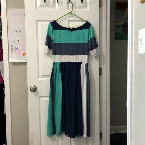 Eshakti Dress with Pockets - Picture 2 of 4
